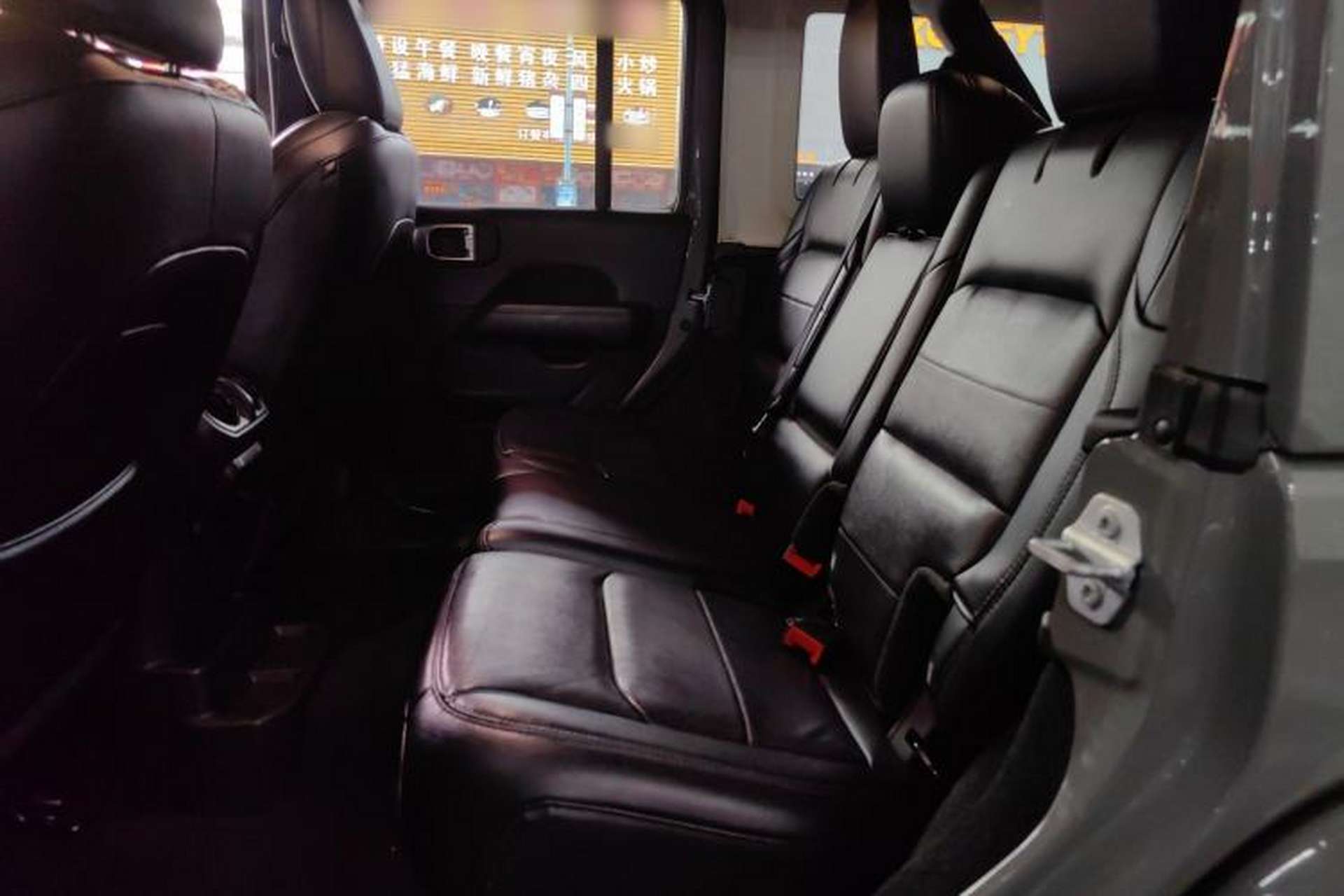 Used Jeep Wrangler 2022 2.0T High Altitude Four-Door Edition Left Rear Seat
