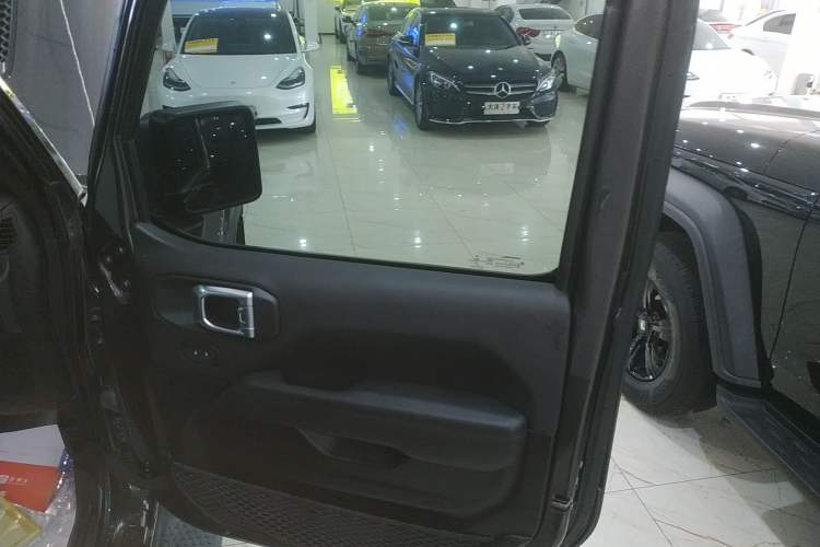 Used Jeep Wrangler 2022 2.0T High Altitude Four-Door Edition Right Front Door Interior