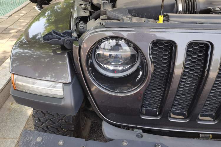 Used Jeep Wrangler 2022 2.0T High Altitude Four-Door Edition Right Front Headlight
