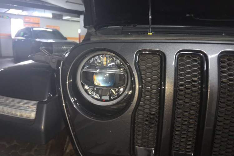 Used Jeep Wrangler 2022 2.0T High Altitude Four-Door Edition Right Front Headlight