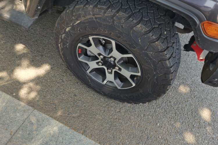 Used Jeep Wrangler 2022 2.0T High Altitude Four-Door Edition Right Front Wheel Hub