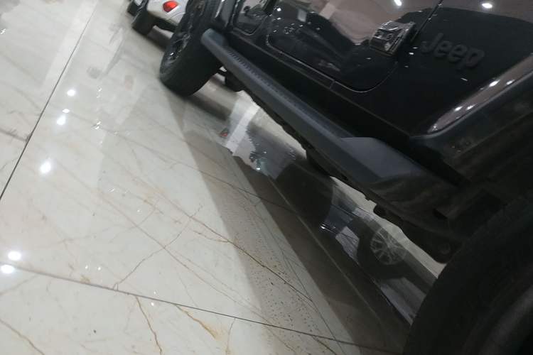 Used Jeep Wrangler 2022 2.0T High Altitude Four-Door Edition Right Side Sill