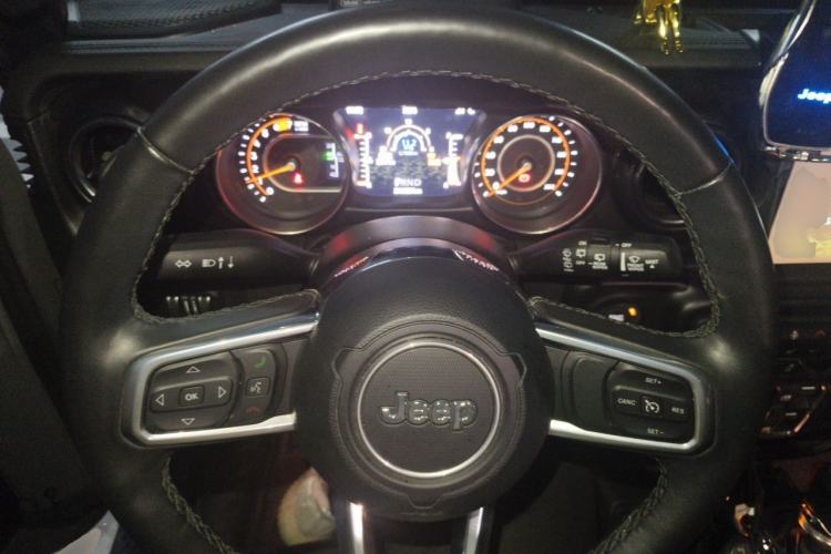 Used Jeep Wrangler 2022 2.0T High Altitude Four-Door Edition Steering Wheel