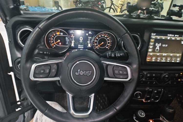Used Jeep Wrangler 2022 2.0T High Altitude Four-Door Edition Steering Wheel