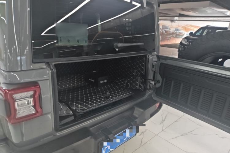 Used Jeep Wrangler 2022 2.0T High Altitude Four-Door Edition Trunk