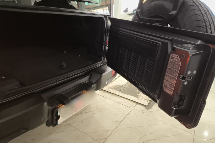 Used Jeep Wrangler 2022 2.0T High Altitude Four-Door Edition Trunk