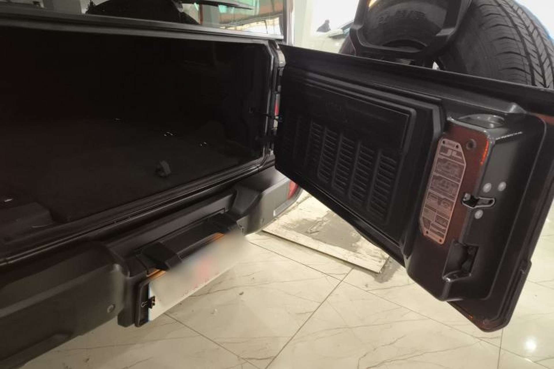 Used Jeep Wrangler 2022 2.0T High Altitude Four-Door Edition Trunk