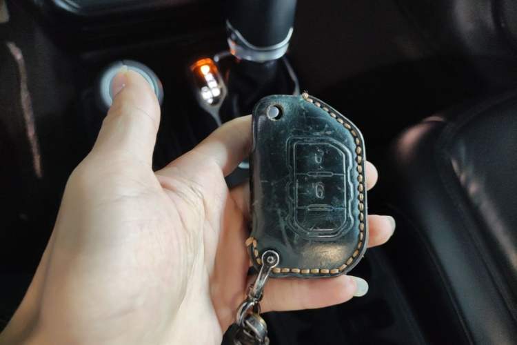Used Jeep Wrangler 2022 2.0T High Altitude Four-Door Edition Vehicle Key