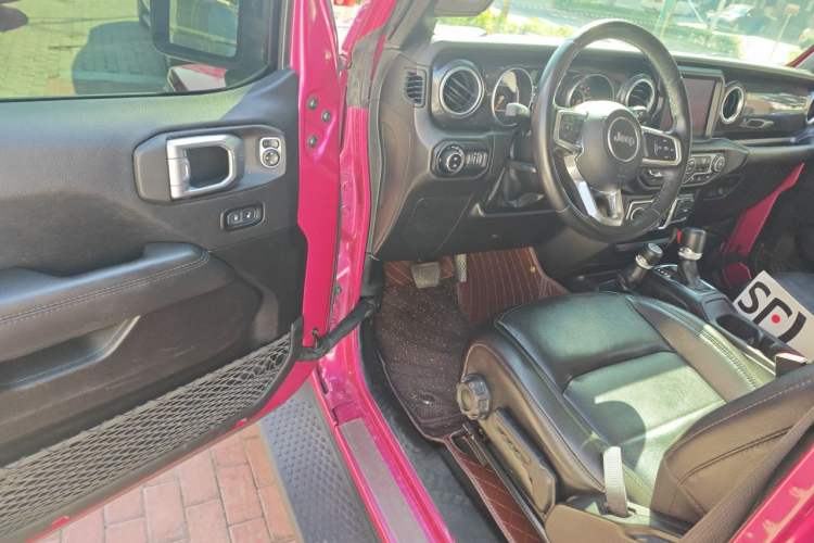 Used Jeep Wrangler 2022 2.0T High Altitude Bahamas Sand Pink Special Edition Driver Seat