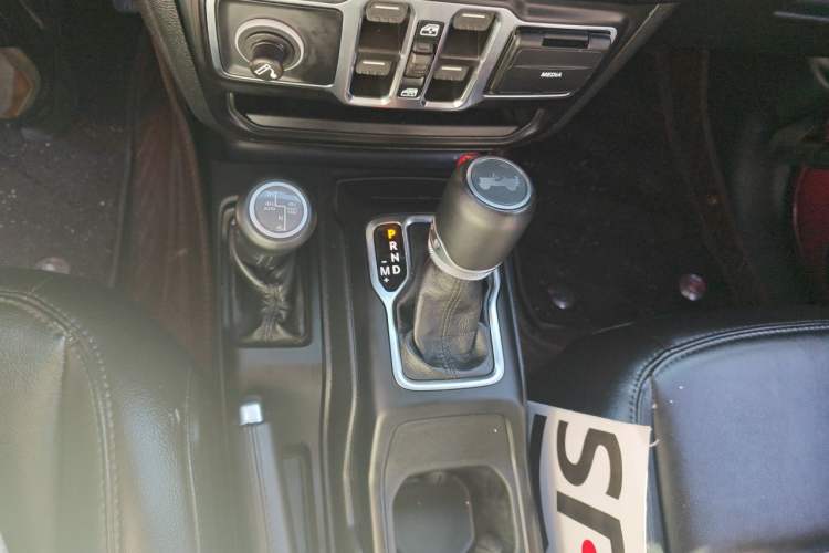 Used Jeep Wrangler 2022 2.0T High Altitude Bahamas Sand Pink Special Edition Gear Lever