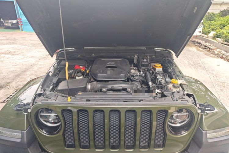Used Jeep Wrangler 2022 2.0T High Altitude Four-Door Edition Engine Bay
