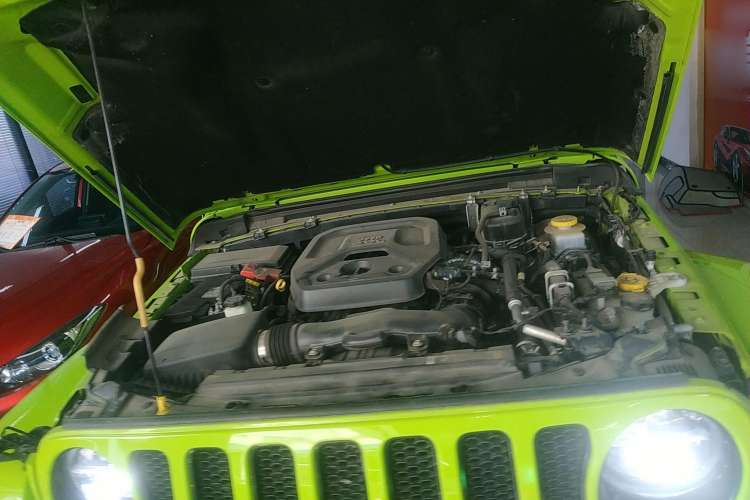 Used Jeep Wrangler 2022 2.0T High-Altitude Alaska Aurora Green Special Edition Engine Bay