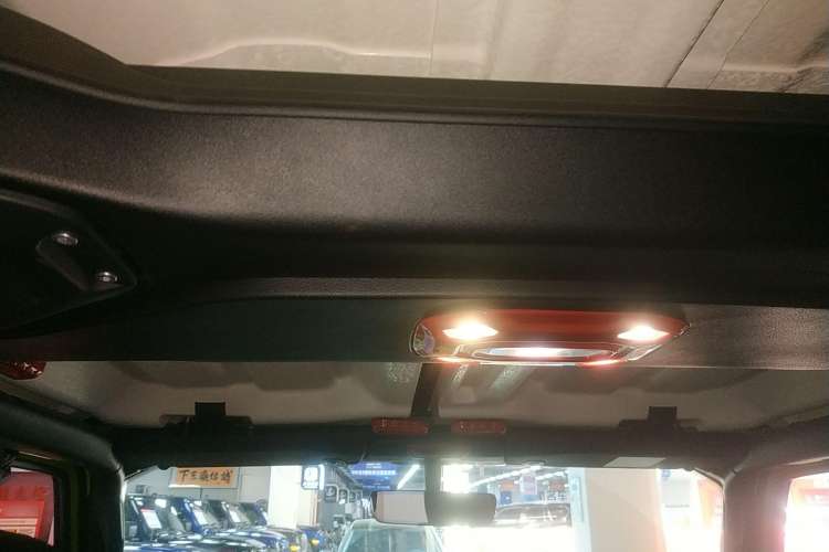 Used Jeep Wrangler 2022 2.0T High-Altitude Alaska Aurora Green Special Edition Headliner