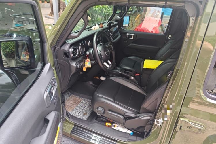Used Jeep Wrangler 2022 2.0T High Altitude Four-Door Edition Interior 3