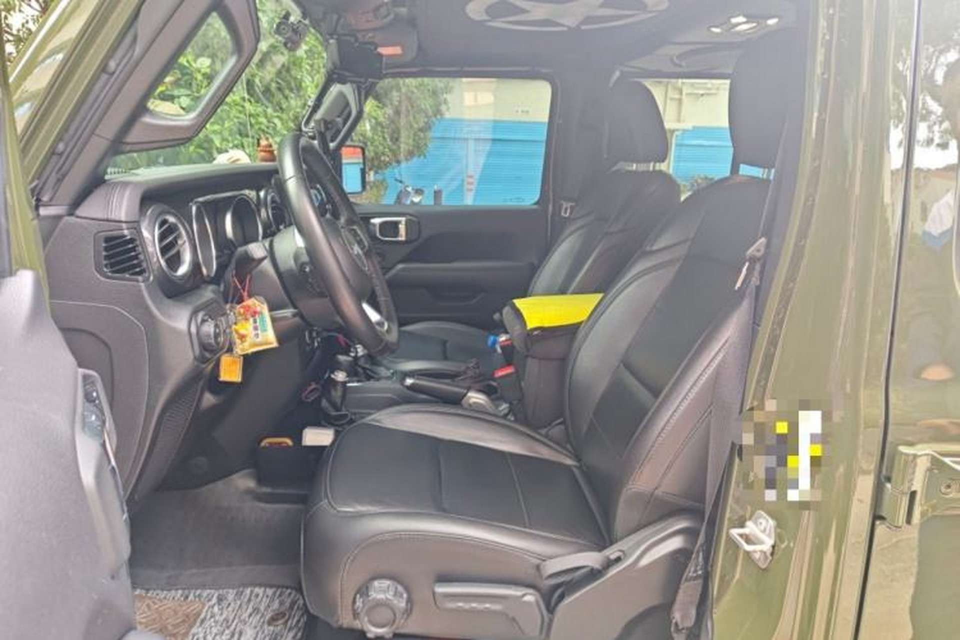 Used Jeep Wrangler 2022 2.0T High Altitude Four-Door Edition Left Front Seat