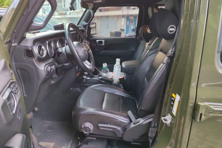 Used Jeep Wrangler 2022 2.0T Highland Jungle Green Limited Edition Left Front Seat
