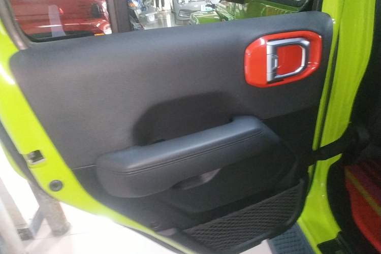 Used Jeep Wrangler 2022 2.0T High-Altitude Alaska Aurora Green Special Edition Left Rear Door Interior