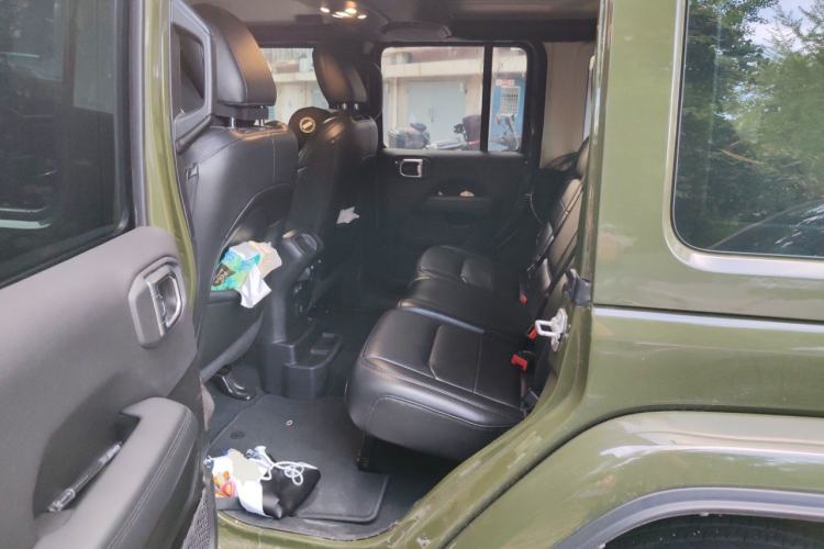 Used Jeep Wrangler 2022 2.0T Highland Jungle Green Limited Edition Left Rear Seat