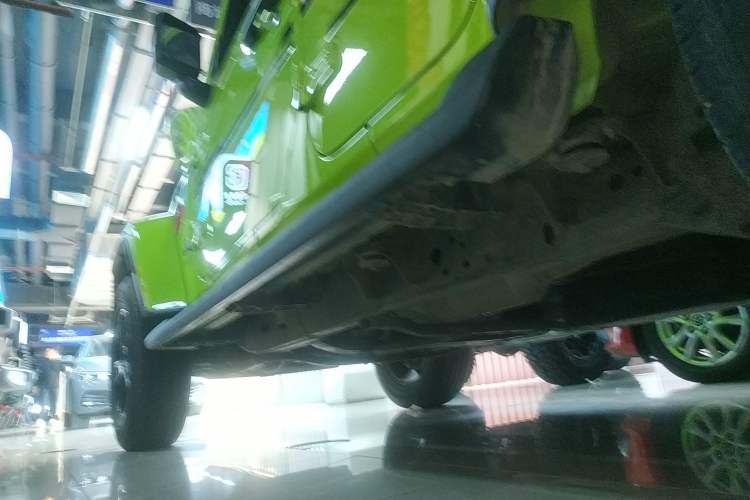 Used Jeep Wrangler 2022 2.0T High-Altitude Alaska Aurora Green Special Edition Left Side Sill