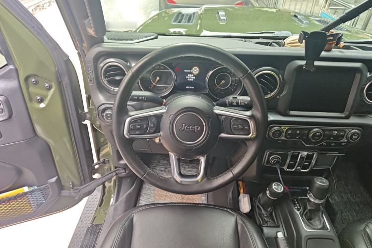 Used Jeep Wrangler 2022 2.0T High Altitude Four-Door Edition Steering Wheel