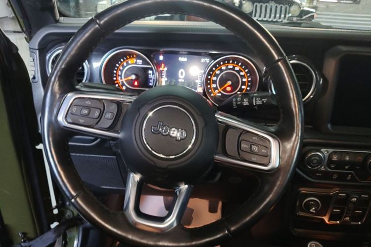 Used Jeep Wrangler 2022 2.0T Highland Jungle Green Limited Edition Steering Wheel
