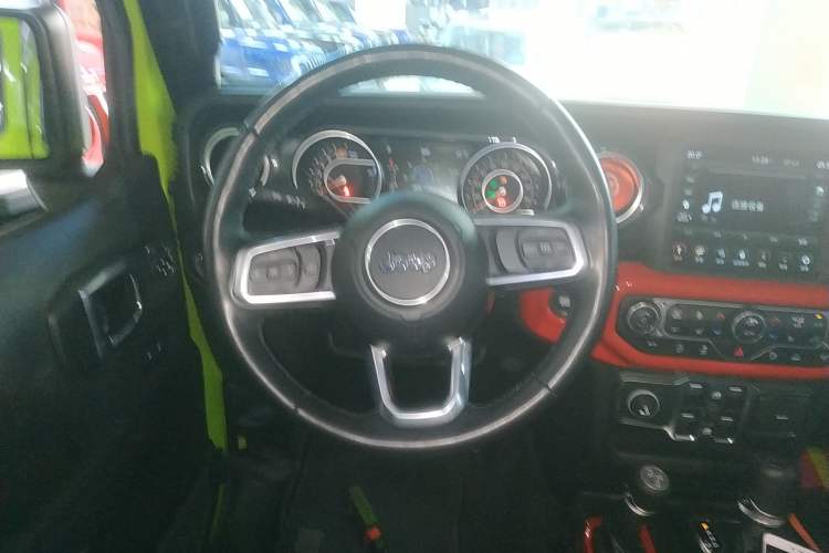 Used Jeep Wrangler 2022 2.0T High-Altitude Alaska Aurora Green Special Edition Steering Wheel