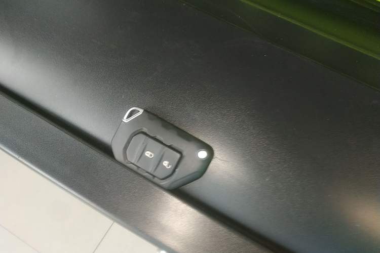 Used Jeep Wrangler 2022 2.0T High-Altitude Alaska Aurora Green Special Edition Vehicle Key