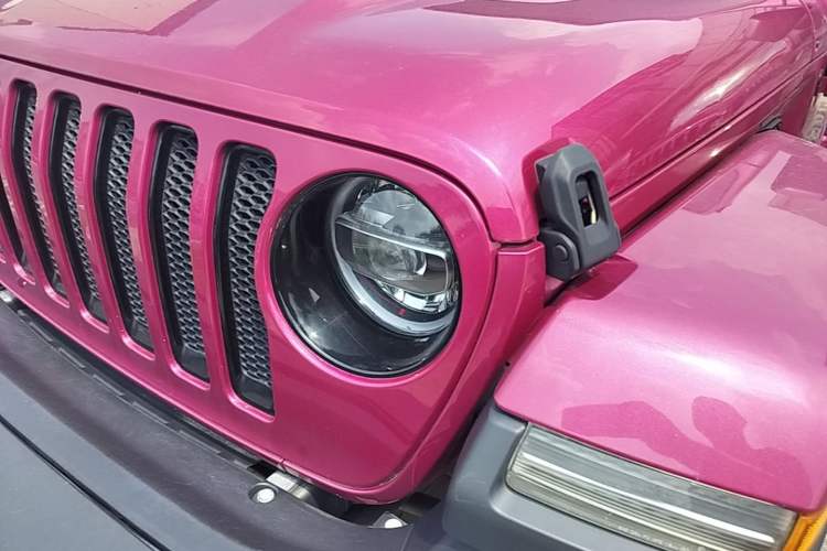 Used Jeep Wrangler 2022 2.0T High Altitude Bahamas Sand Pink Special Edition Left Front Headlight