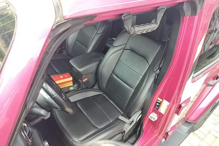 Used Jeep Wrangler 2022 2.0T High Altitude Bahamas Sand Pink Special Edition Left Front Seat