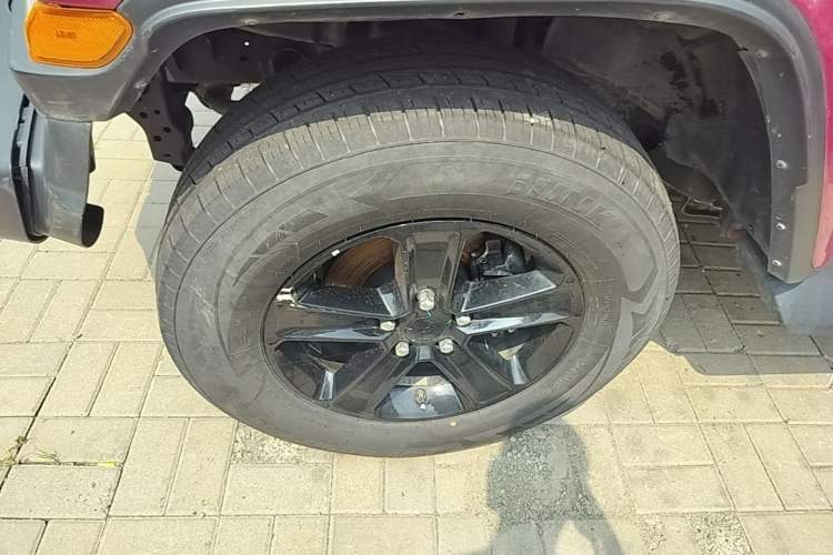 Used Jeep Wrangler 2022 2.0T High Altitude Bahamas Sand Pink Special Edition Left Front Wheel Hub