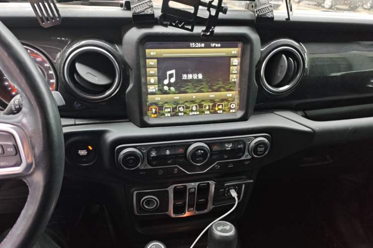 Used Jeep Wrangler 2022 2.0T High Altitude Four-Door Edition Audio And AC Panel