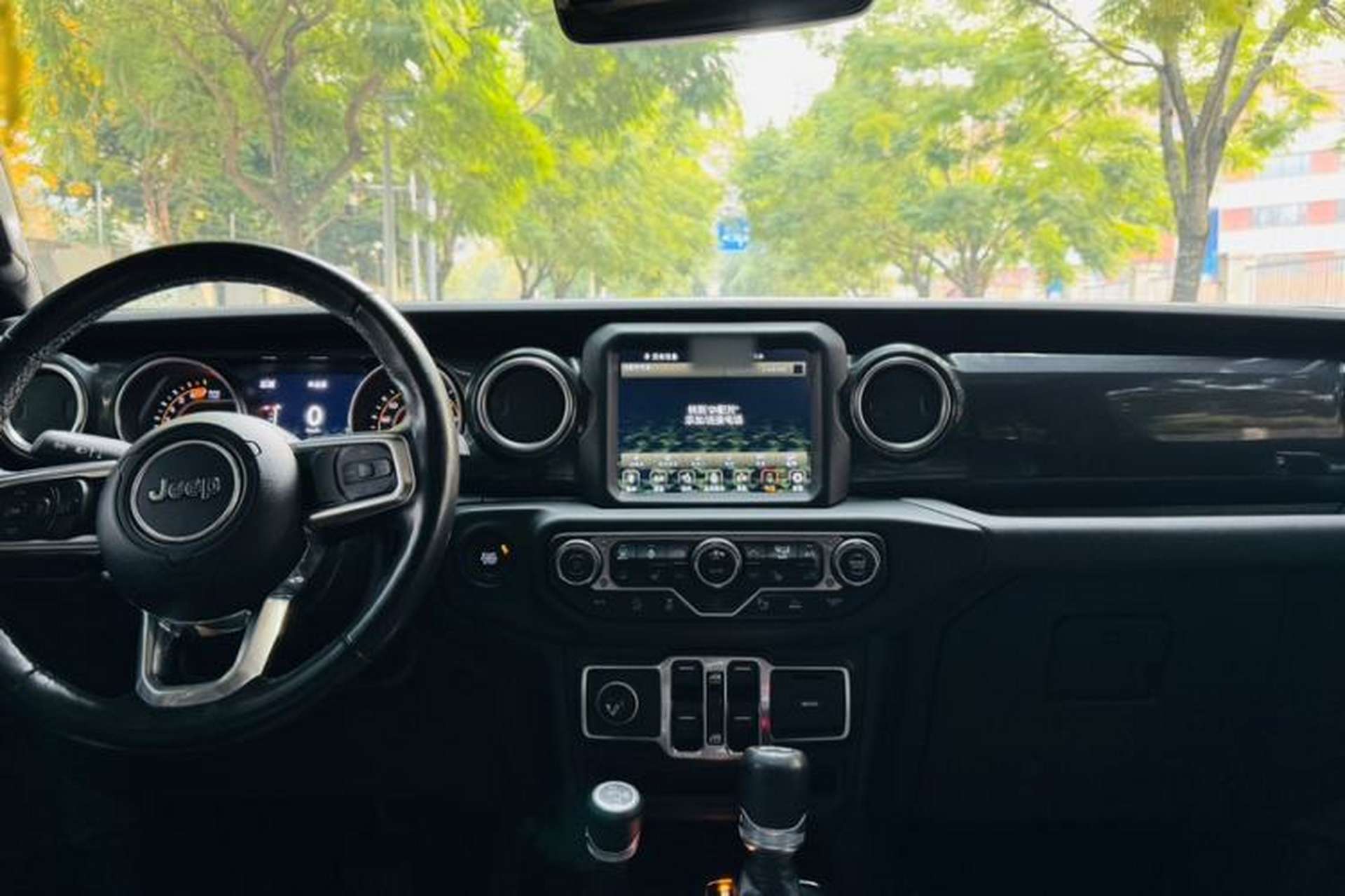 Used Jeep Wrangler 2022 2.0T High Altitude Four-Door Edition Audio And AC Panel