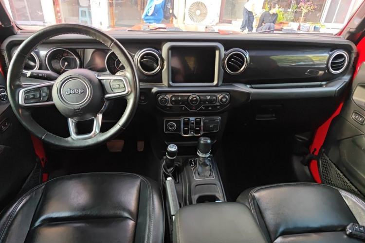 Used Jeep Wrangler 2022 2.0T High Altitude Four-Door Edition Center Console