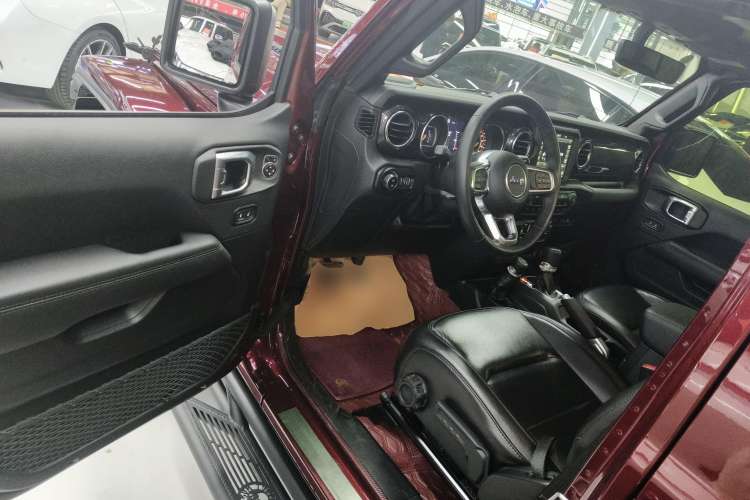 Used Jeep Wrangler 2022 2.0T High Altitude Four-Door Edition Driver Seat