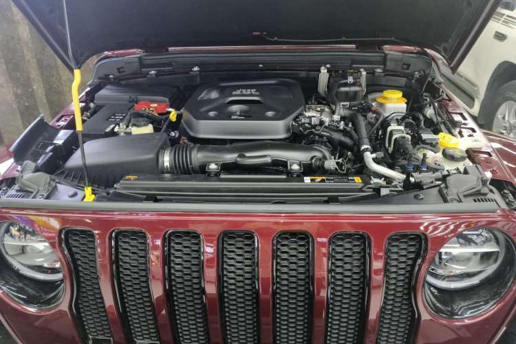 Used Jeep Wrangler 2022 2.0T High Altitude Four-Door Edition Engine Bay