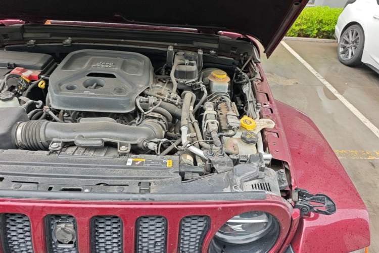 Used Jeep Wrangler 2022 2.0T High Altitude Four-Door Edition Engine Bay Left
