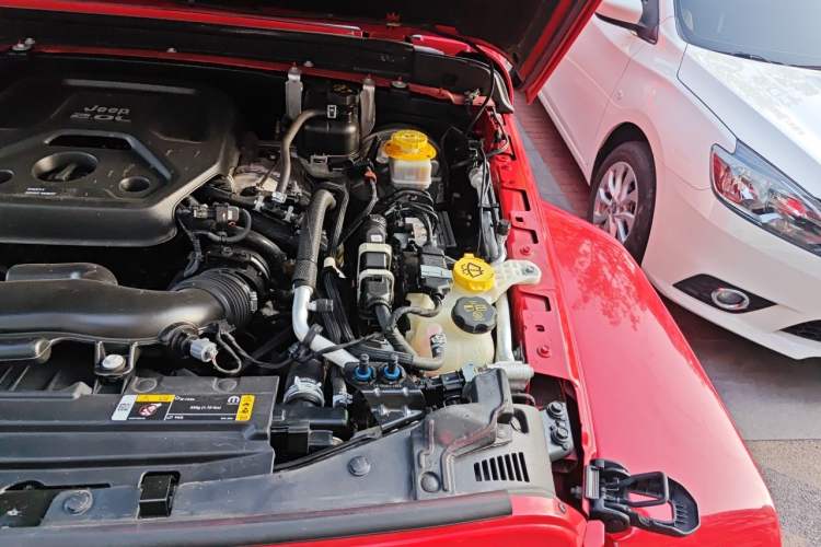 Used Jeep Wrangler 2022 2.0T High Altitude Four-Door Edition Engine Bay Left