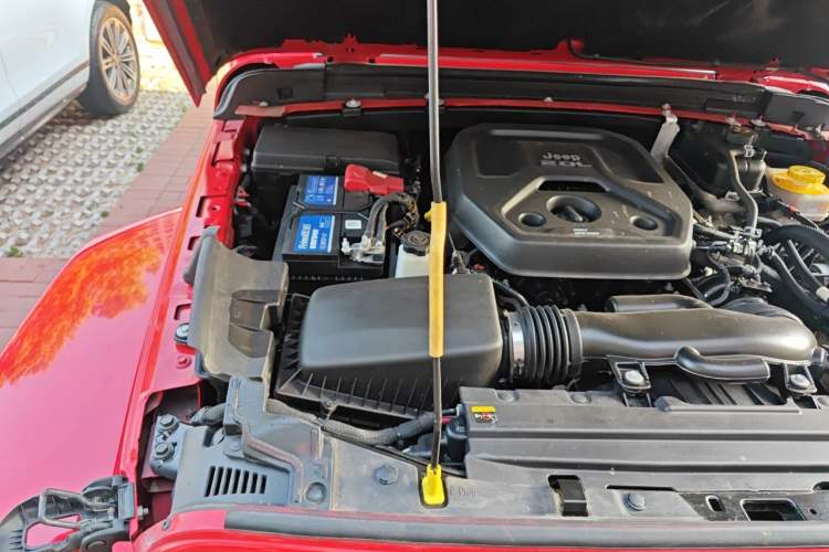 Used Jeep Wrangler 2022 2.0T High Altitude Four-Door Edition Engine Bay Right