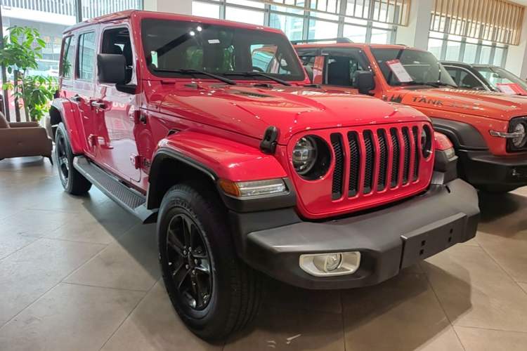 Used Jeep Wrangler 2022 2.0T High Altitude Four-Door Edition Front Right 45 Deg