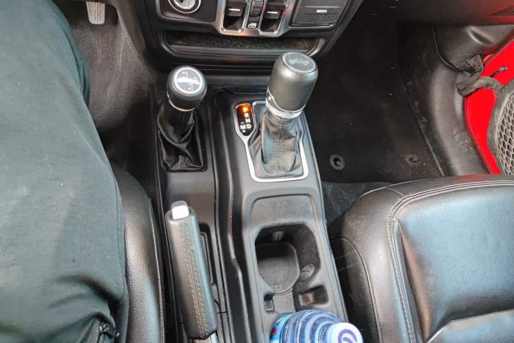 Used Jeep Wrangler 2022 2.0T High Altitude Four-Door Edition Gear Lever