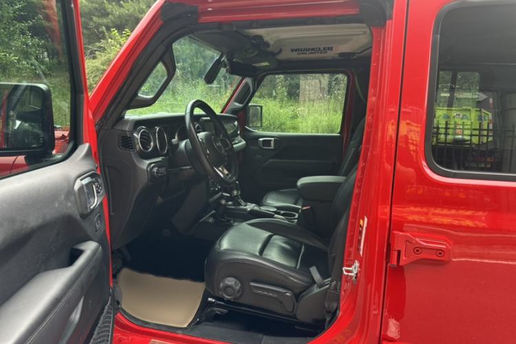 Used Jeep Wrangler 2022 2.0T High Altitude Four-Door Edition Interior 1