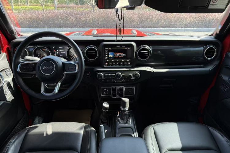 Used Jeep Wrangler 2022 2.0T High Altitude Four-Door Edition Interior 1