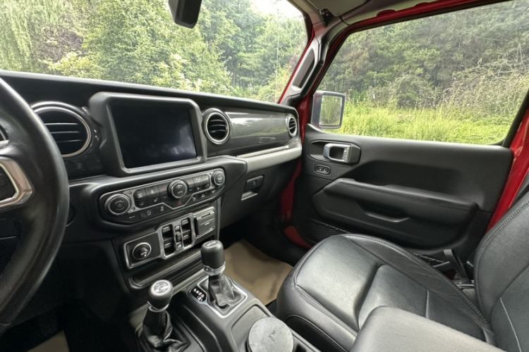 Used Jeep Wrangler 2022 2.0T High Altitude Four-Door Edition Interior 10