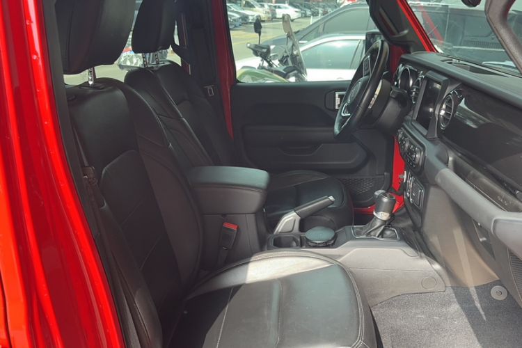 Used Jeep Wrangler 2022 2.0T High Altitude Four-Door Edition Interior 11