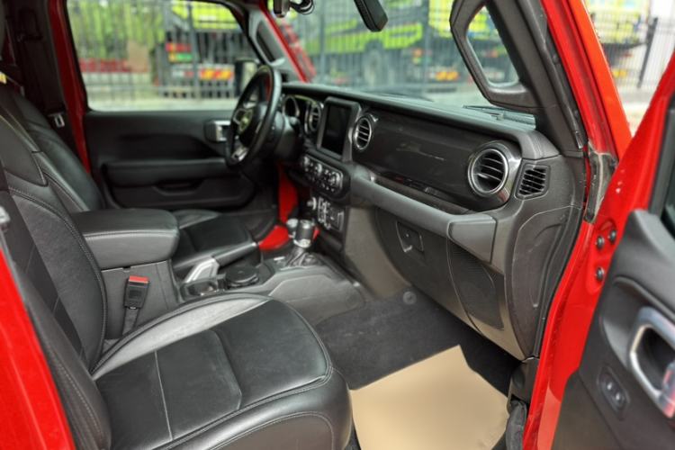 Used Jeep Wrangler 2022 2.0T High Altitude Four-Door Edition Interior 13