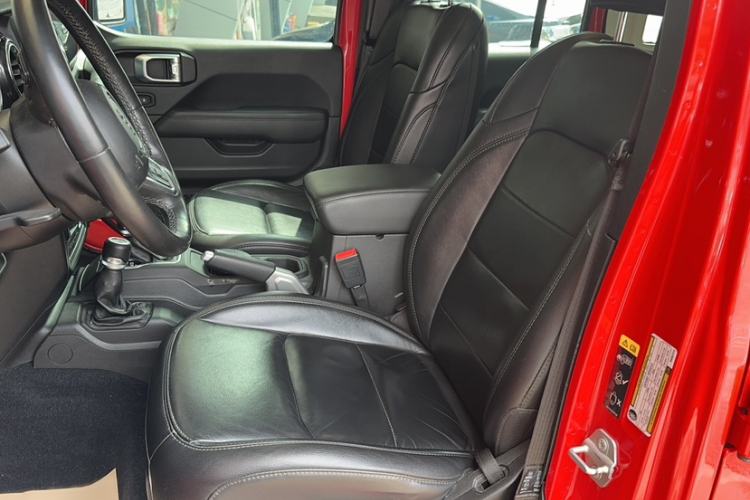 Used Jeep Wrangler 2022 2.0T High Altitude Four-Door Edition Interior 14