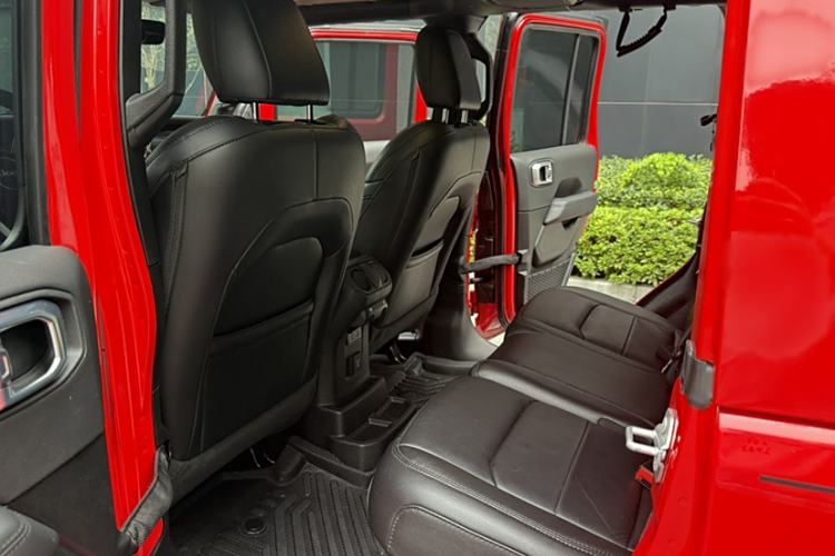 Used Jeep Wrangler 2022 2.0T High Altitude Four-Door Edition Interior 4