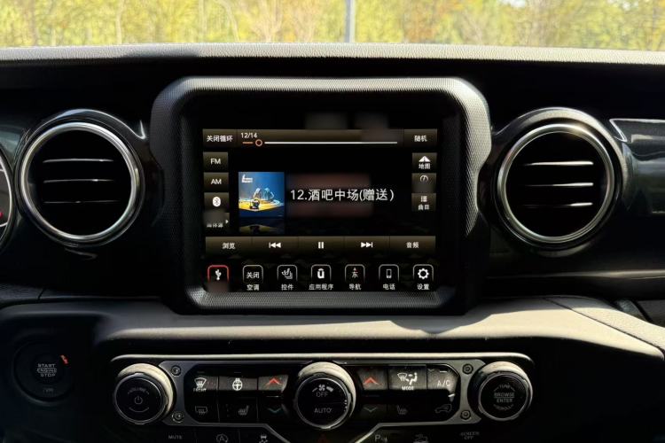 Used Jeep Wrangler 2022 2.0T High Altitude Four-Door Edition Interior 4