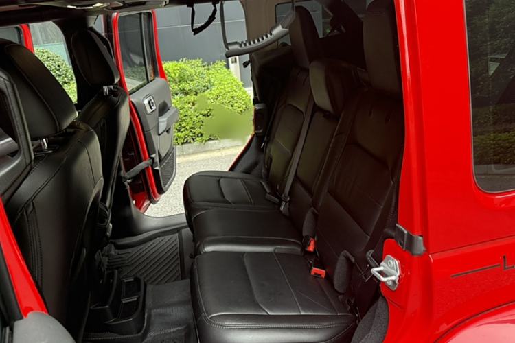 Used Jeep Wrangler 2022 2.0T High Altitude Four-Door Edition Interior 5