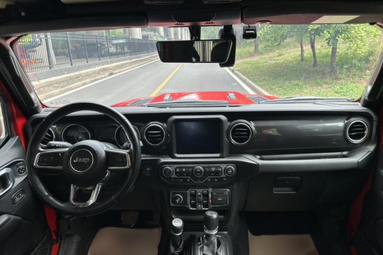 Used Jeep Wrangler 2022 2.0T High Altitude Four-Door Edition Interior 5